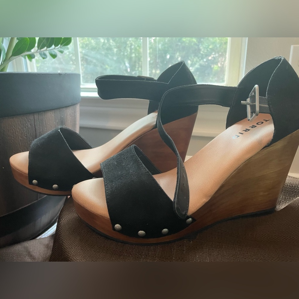 Platform wedge